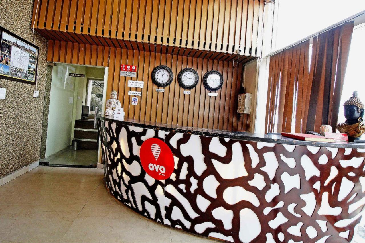 Oyo 4964 Golden Oyster Suites Dehradun Exterior photo