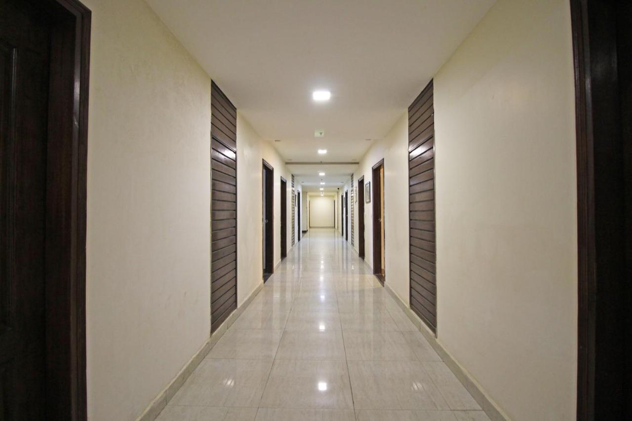 Oyo 4964 Golden Oyster Suites Dehradun Exterior photo
