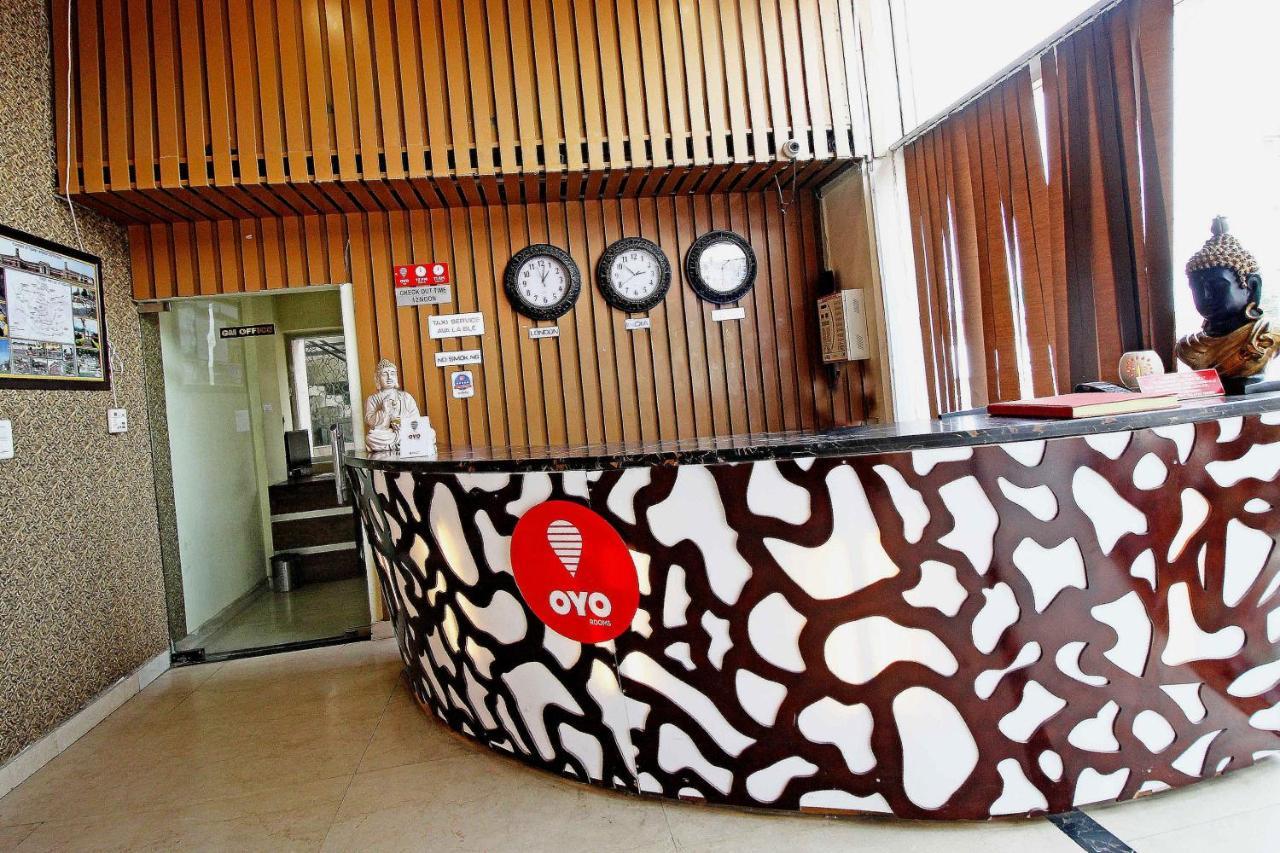 Oyo 4964 Golden Oyster Suites Dehradun Exterior photo