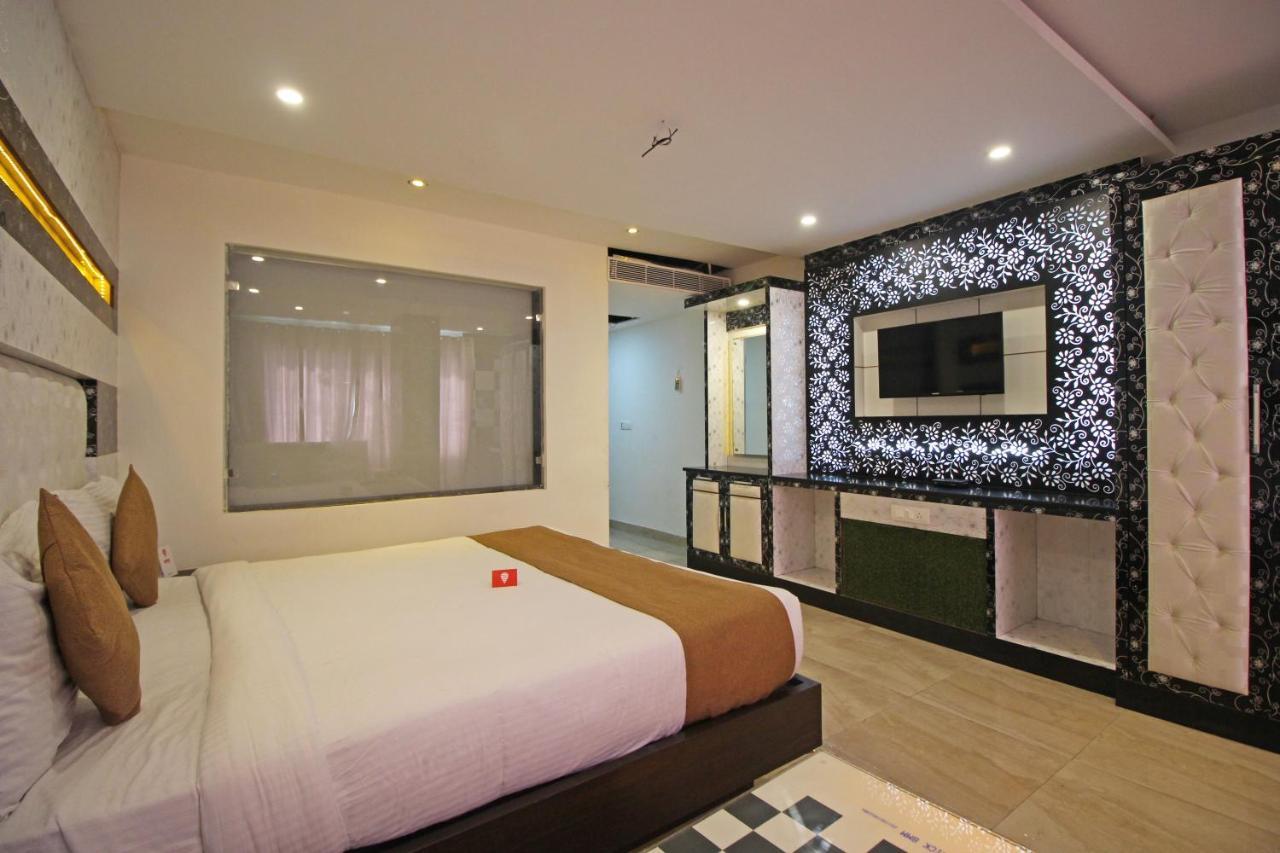 Oyo 4964 Golden Oyster Suites Dehradun Exterior photo